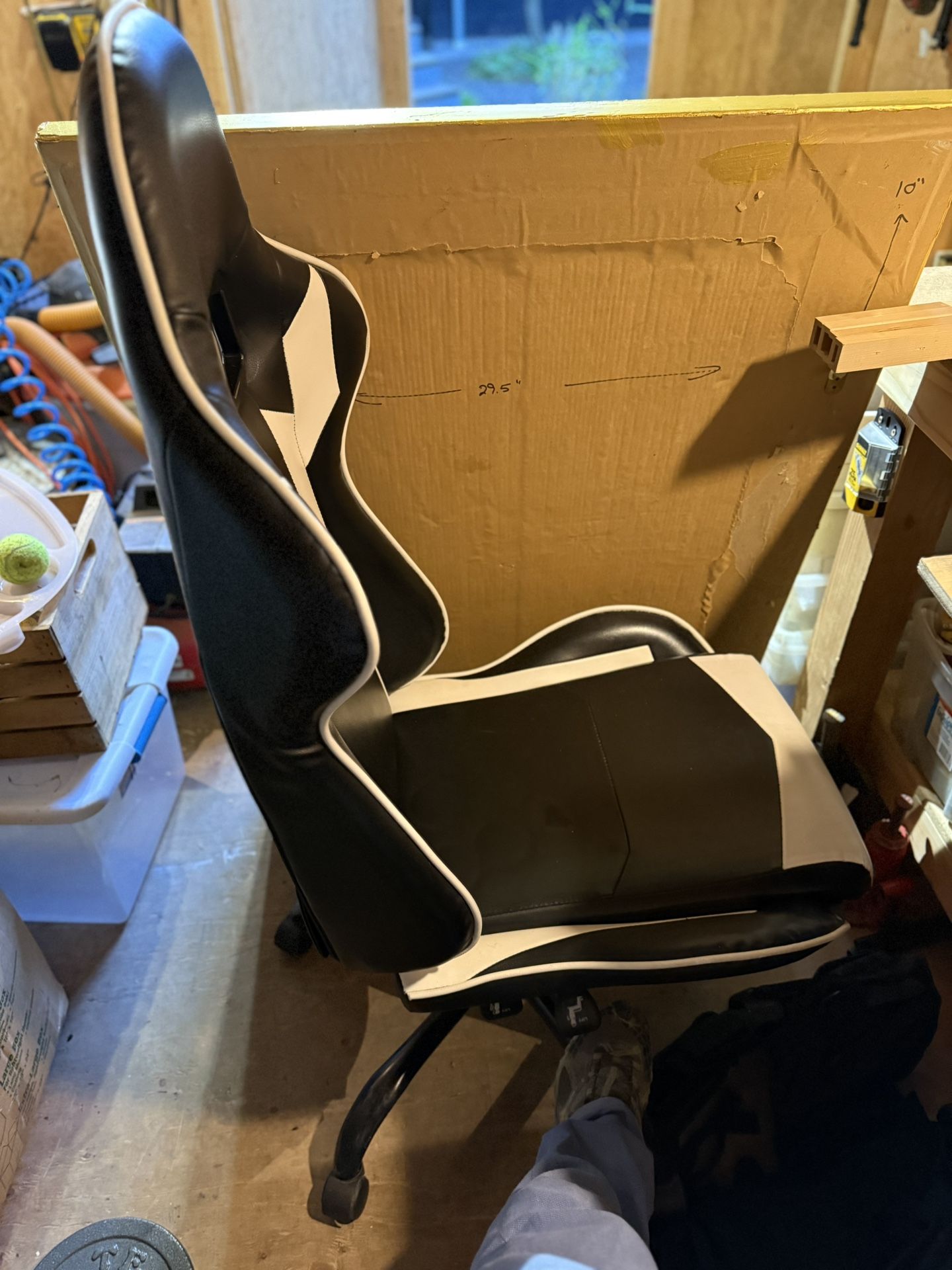 Black & White Gaming / Racing Chair – Great Condition!