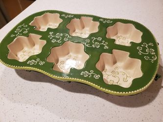 Temp-tations Shamrock ☘ Jumbo Muffin Pan with Cooling Rack