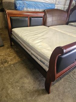 Colchon y cama queen buenas Condiciones $200