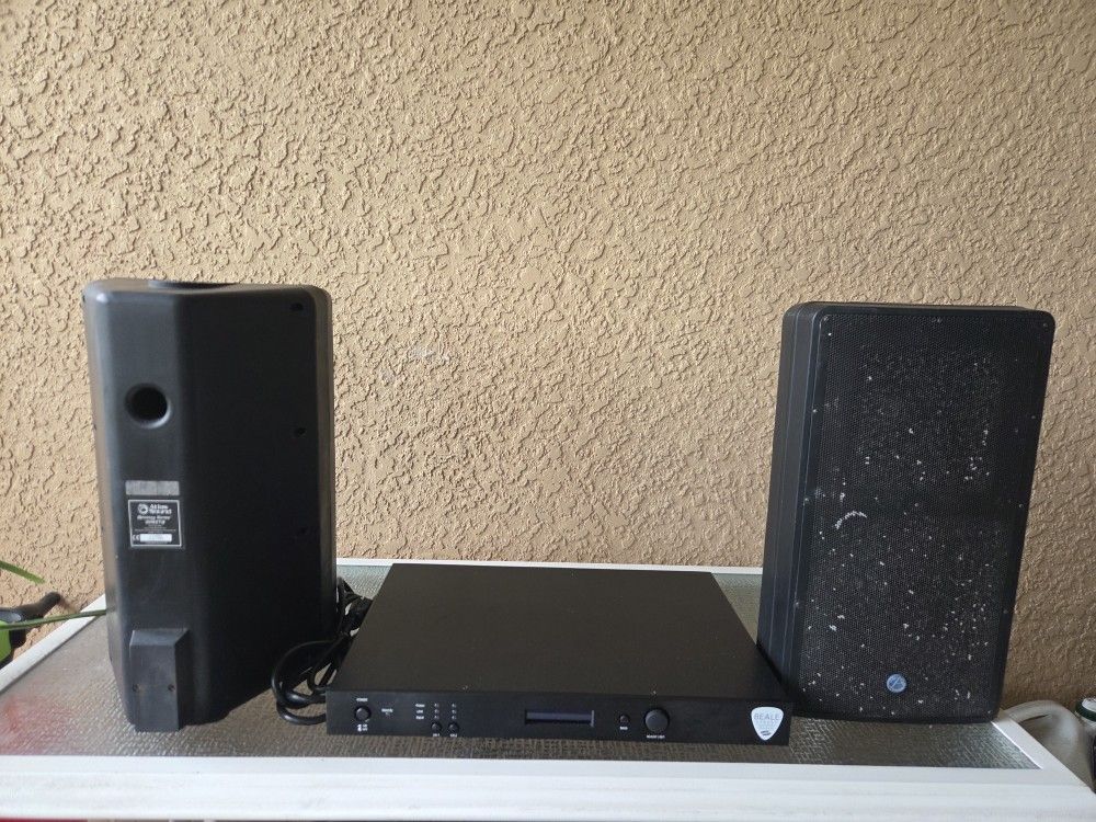 AMPLIFIER AND SPEAKERS