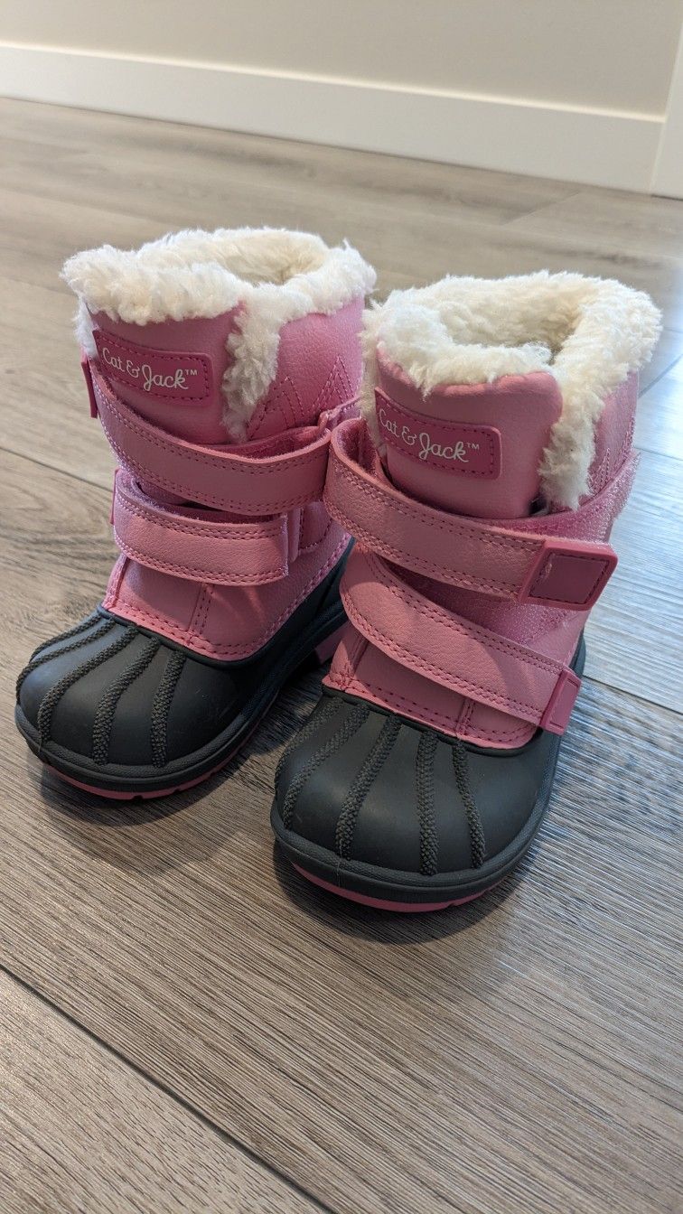 Toddler Size 6 Snowboots