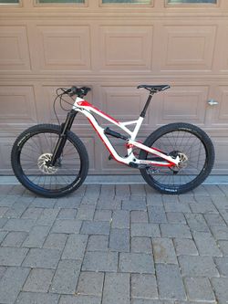 YT CAPRA INDUSTRIES CARBON 27.5 INCH FULL SUSPENSION ( MEDIUM)