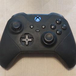 XBOX Elite V1 Controller W/Charging Base, Case, Extra Toggles *Stick Drifts*