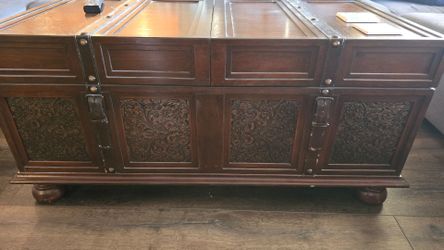 Large Storage Trunk - Sliding Top!