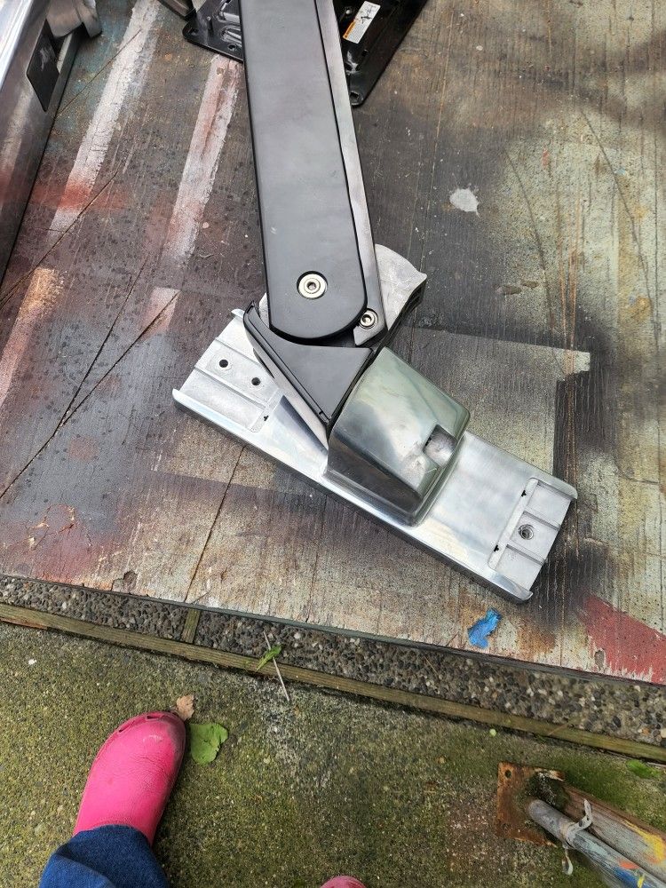 2 Wall Mount TV Adjustable Brackets