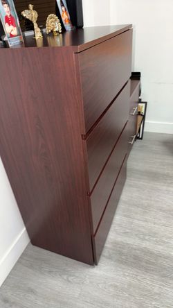 Dark Wood 4-Drawer Dresser