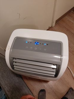 Black and Decker PORTABLE AIR CONDITIONER tg