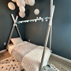 Twin Size TeePee Bed - Custom Hand Painted 
