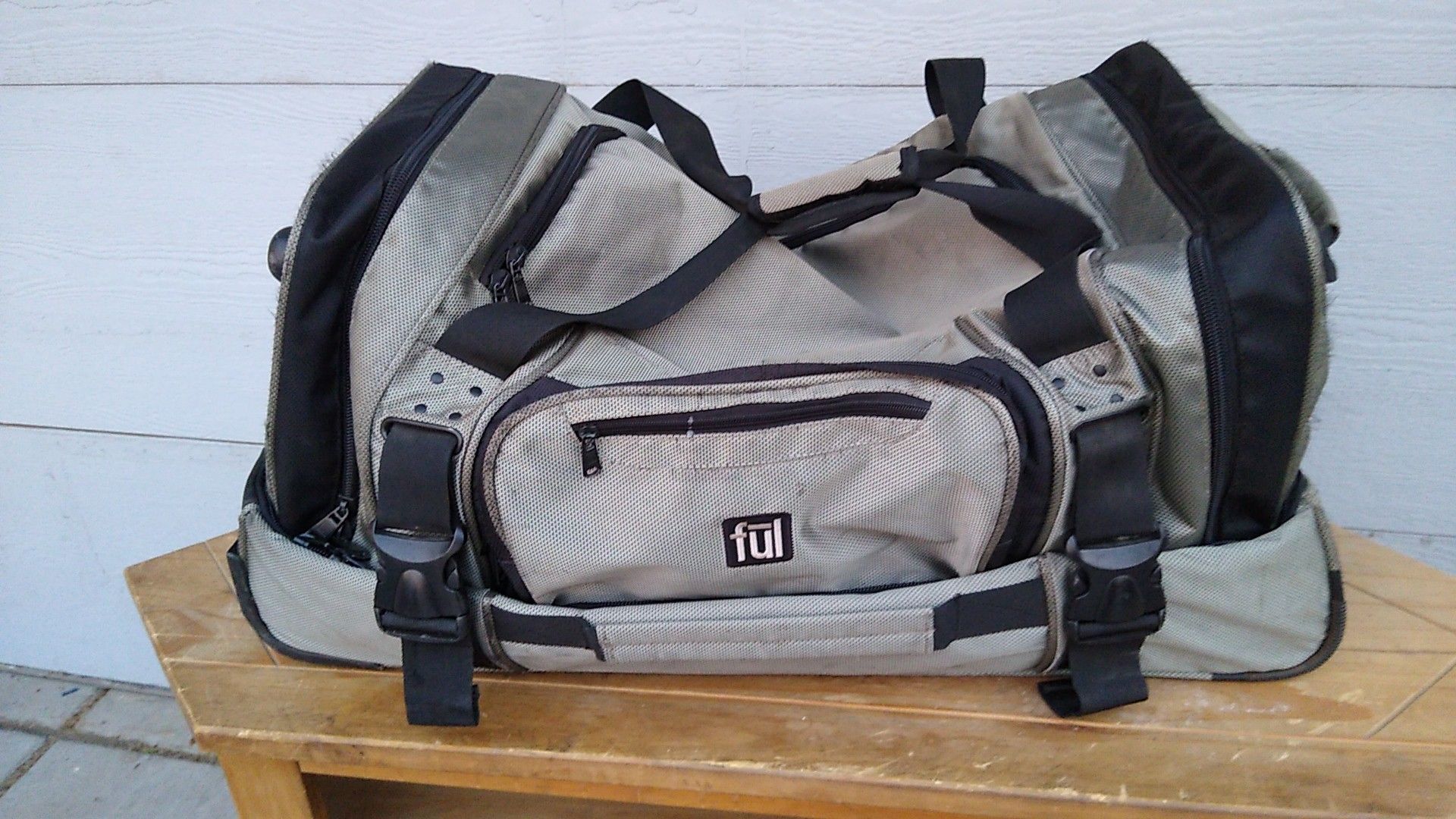 Free travel bag luggage