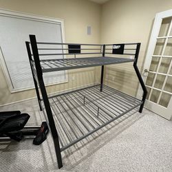 Bunk Beds With Mattresses (SERIOUS BUYERS ONLY. PLEASE DONT WASTE MY TIME FOR NO REASON!!!!)