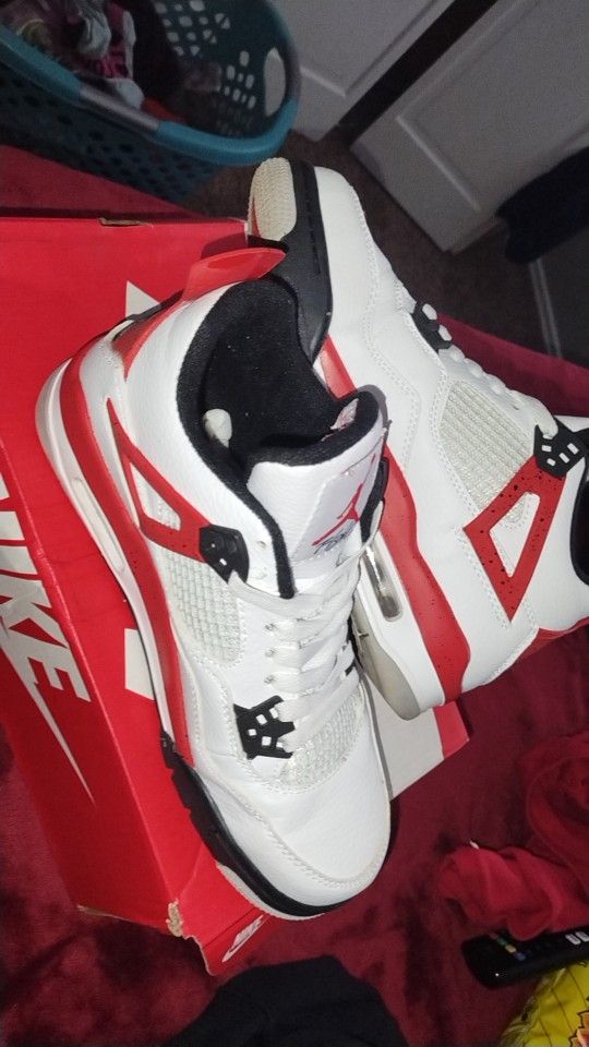 Nike Air Jordan Retro 4