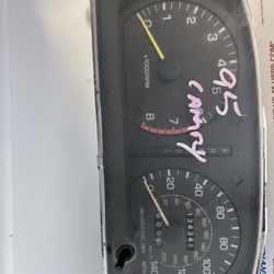 1995 Toyota Camry Sedan Instrument Cluster 