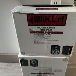 Bookshelf Speakers 