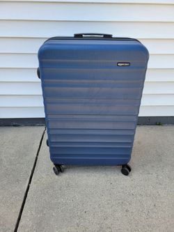 Amazon Basics Hard-Shell Spinner Luggage