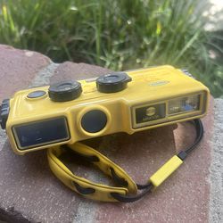 Minolta Weathermatic A - Waterproof Camera w/Built In Flash