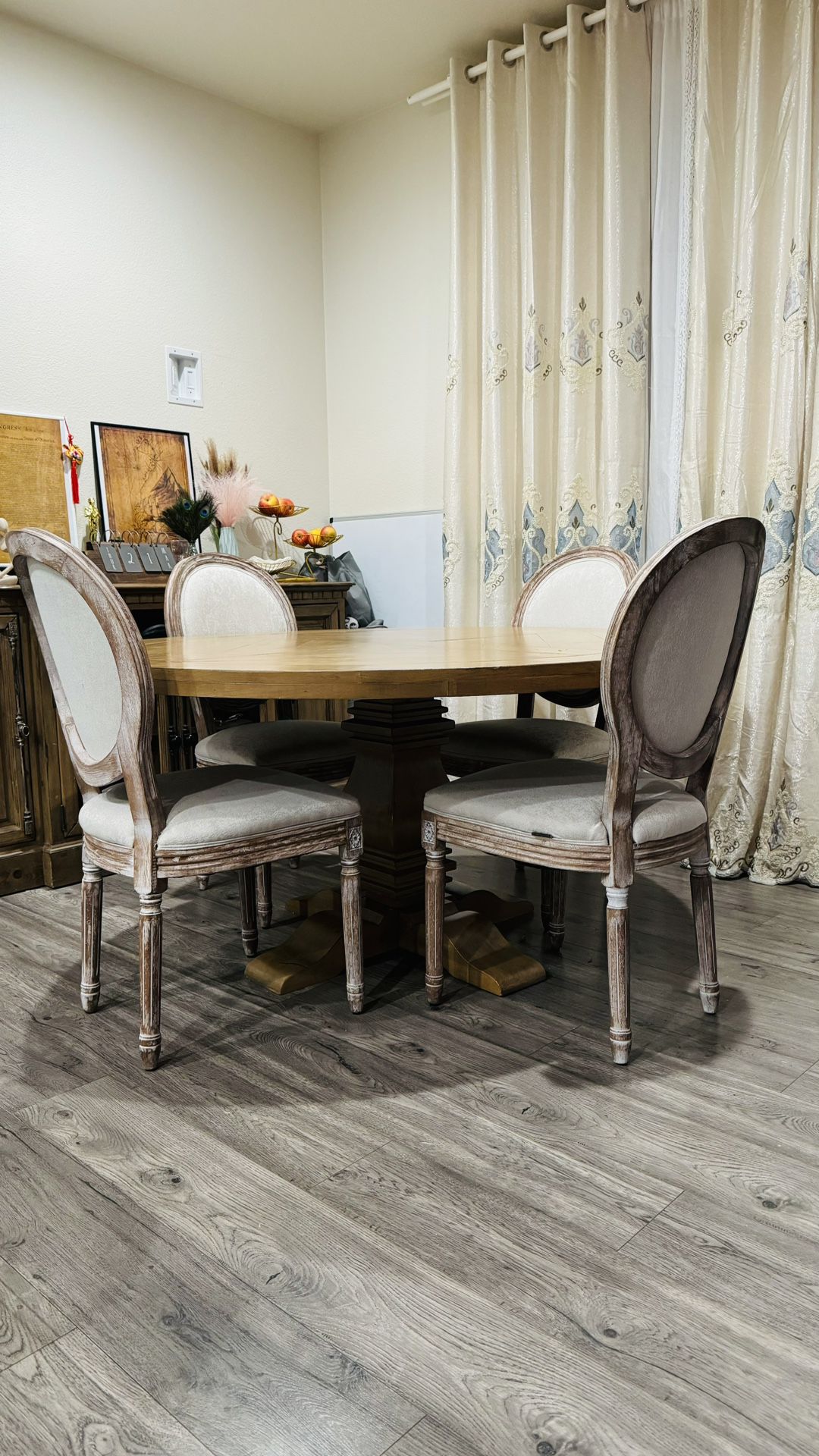 Traditional Rustic Dining table with 4 Chairs (like New)