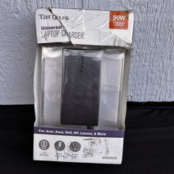 Targus 90W AC Semi-Slim Universal Laptop Charger