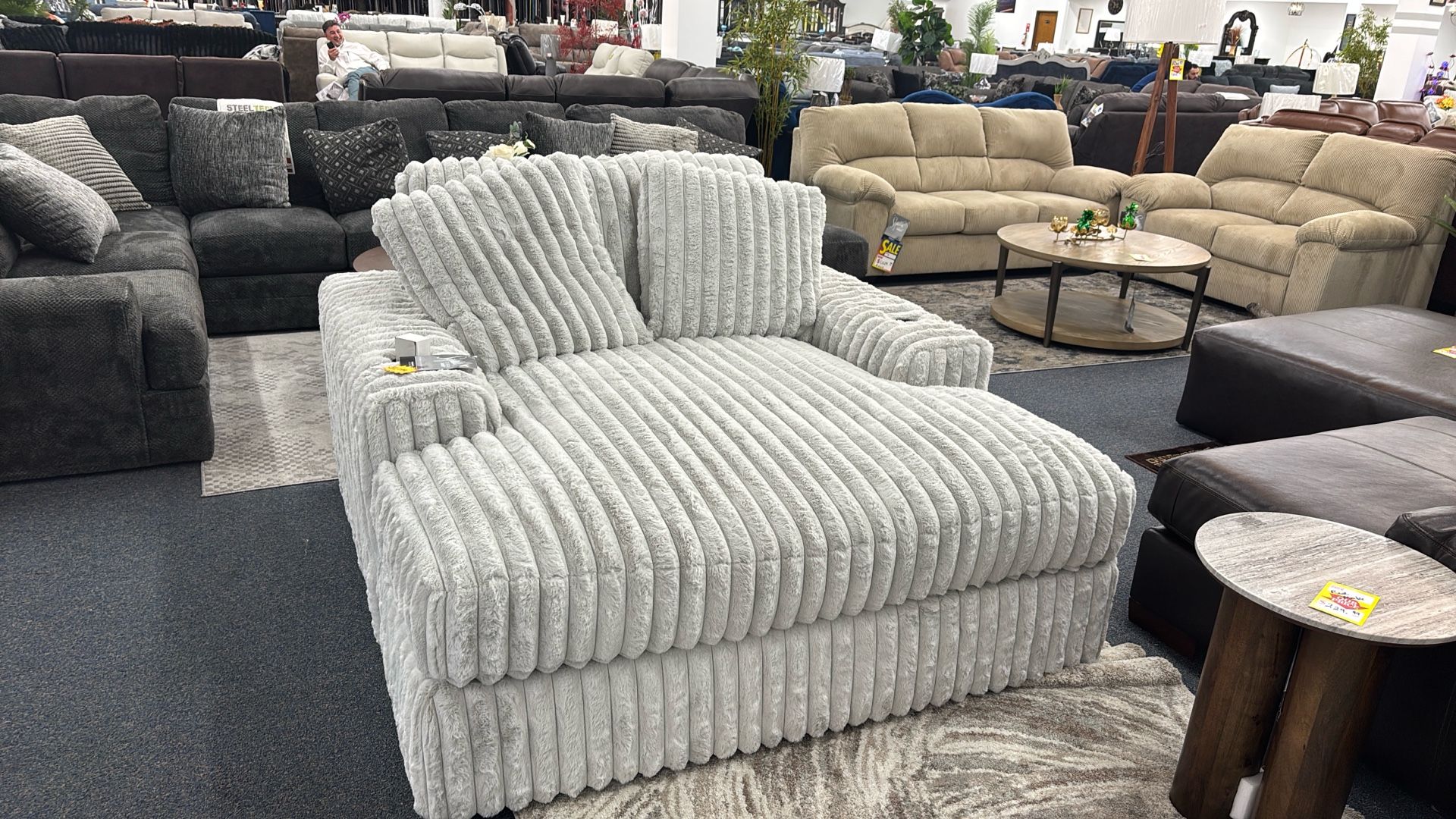 Premium Loveseat