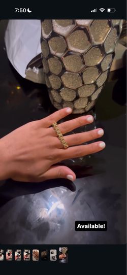Rolex 2 finger ring .