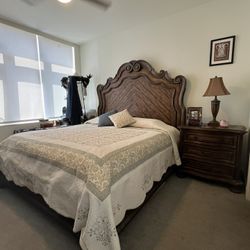 “Pulaski” Complete Solid Wood Bedroom Set