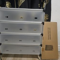 Dustproof shoe rack