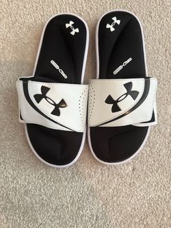 Under Armour Ignite Pro Slides Black/White – Size 8 – Never Worn