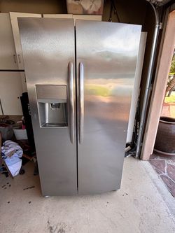 Frigidaire Side-by-Side Refrigerator