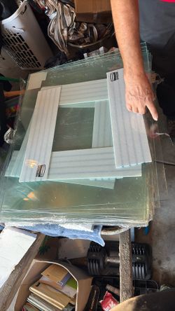 Tempered Glass Display Tables