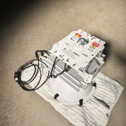 Grow Light and Indoor grow tent 