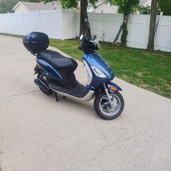 Piaggio Fly Genuine 50cc Scooter 