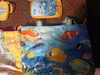 Seasonal totebags with wallets