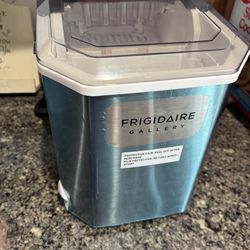 Frigidaire Ice maker