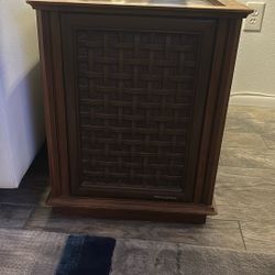 Vintage Mid-Century Magnavox Cabinet Stereo