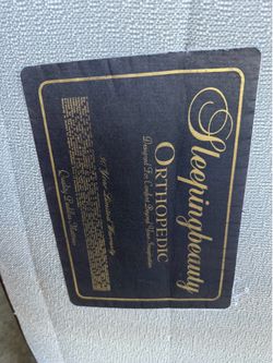 Queen bed set like new $125