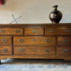 Beautiful vintage dresser or console by Thomasville