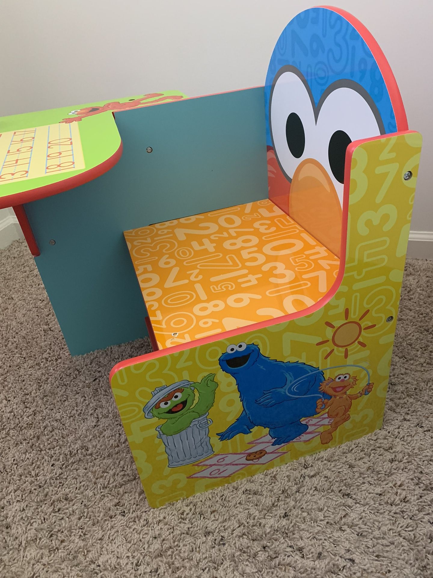 Elmo Children’s Chair Desk with Storage Bin