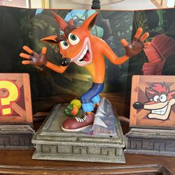 First4Figures 16 Inch Crash Bandicoot Resin Statue And Diorama