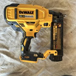 18 Gauge Dewalt Bradnailer 
