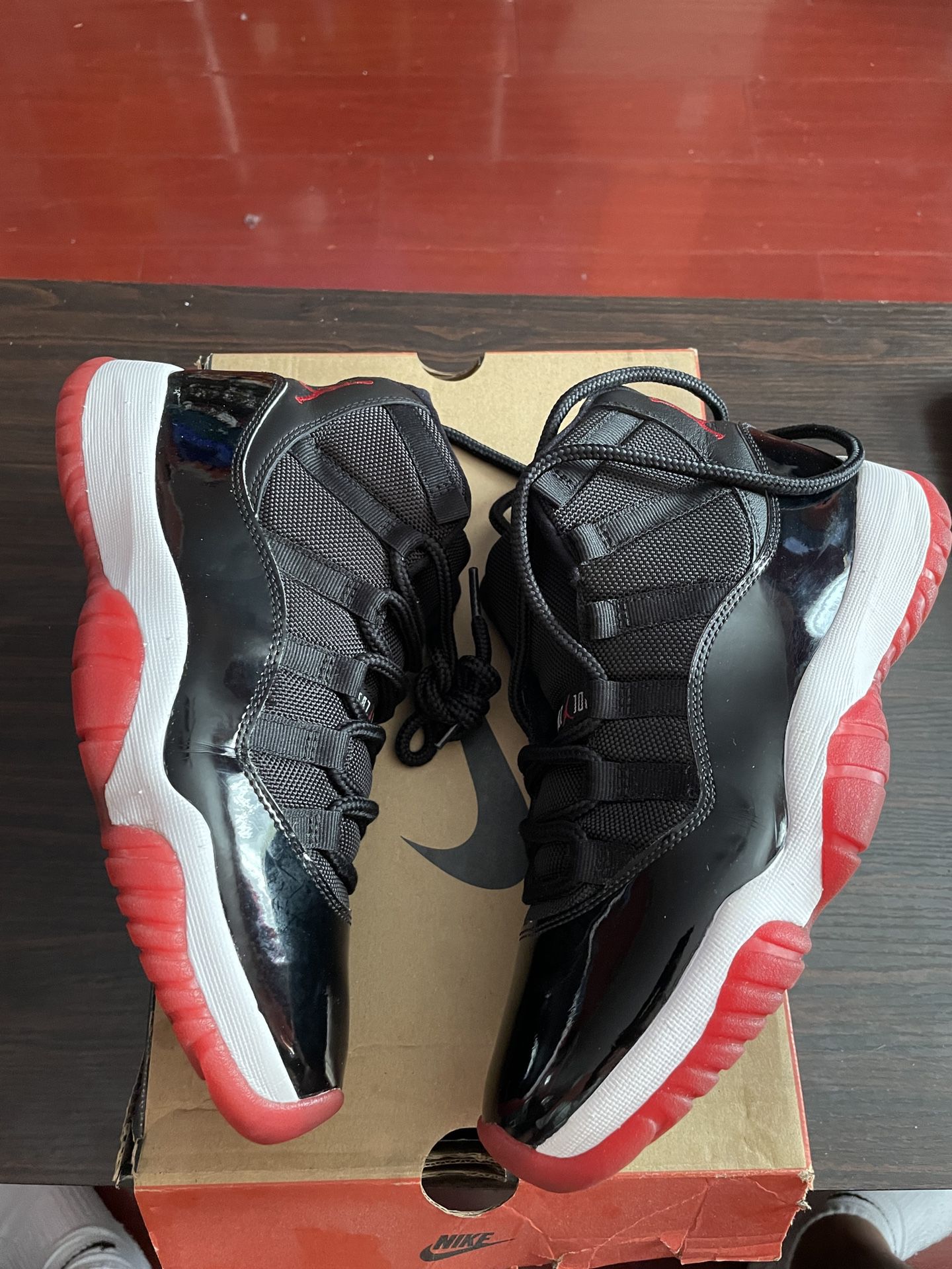 Jordan 11 Bred 2019 Size 8.5