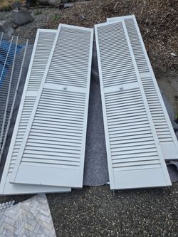 FREE 2 sets louvered bifold doors