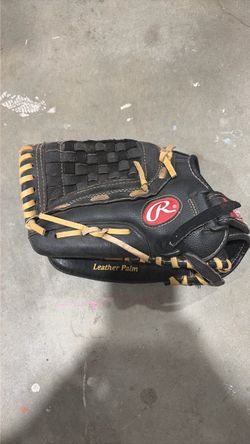 Rawlings kids left hand baseball glove