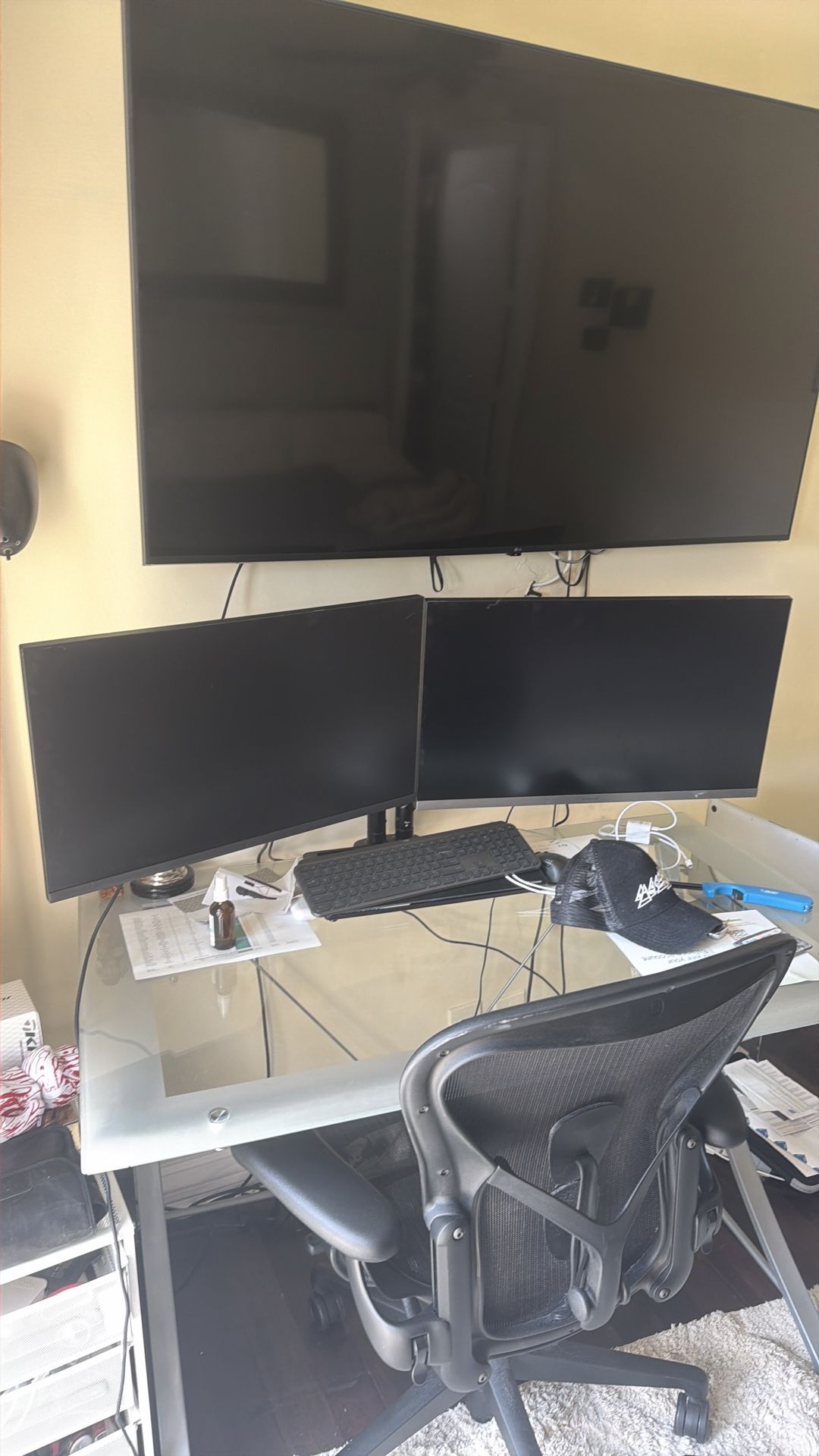 DELL & SAMSUNG DUAL MONITOR W MOUNT