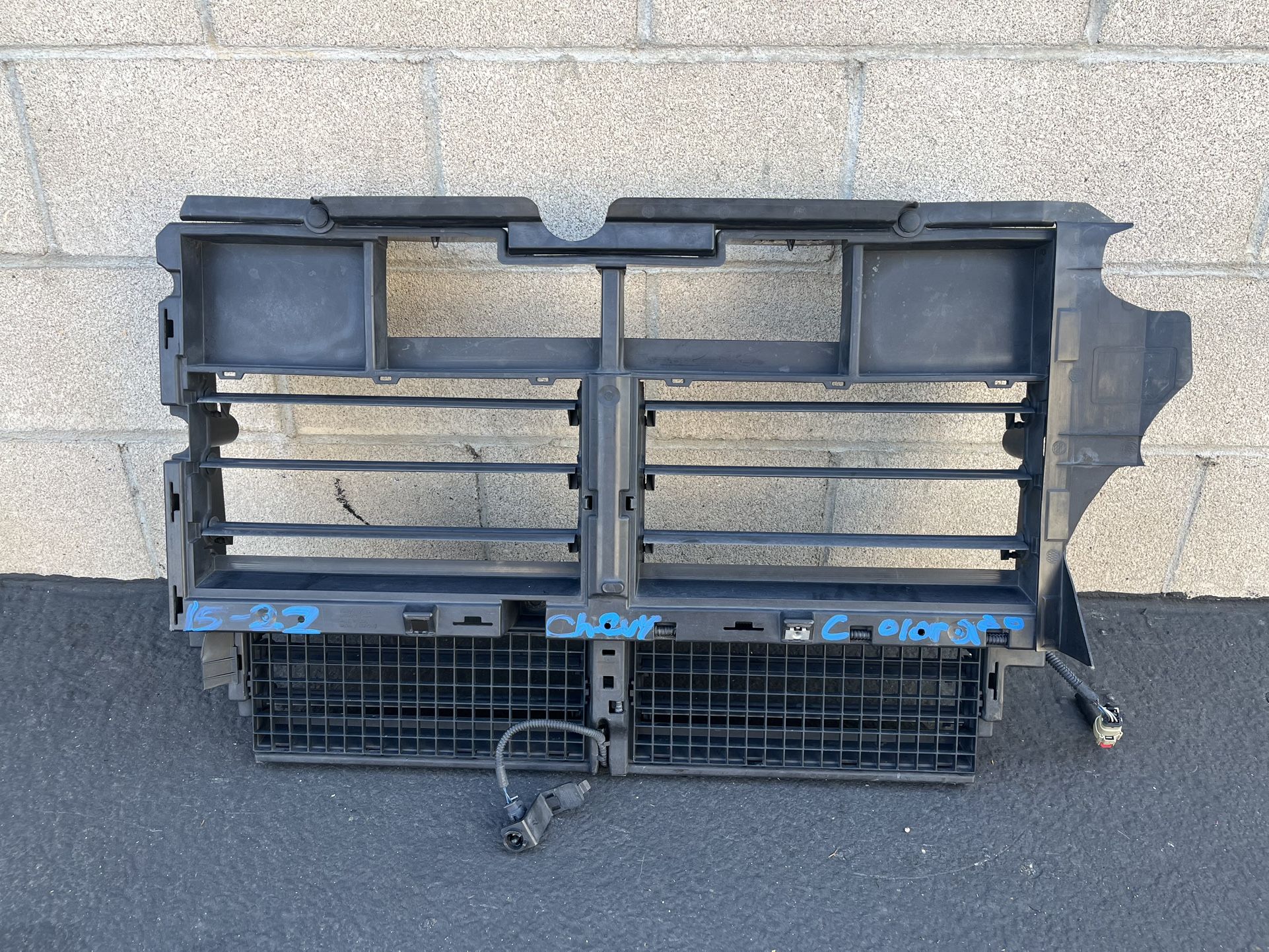2015-2022 CHEVROLET COLORADO GMC CANYON Active Grille Shutter With Motor OEM