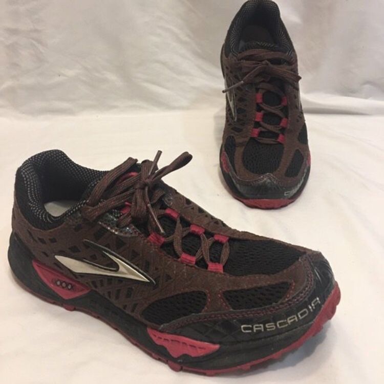 BROOKS Cascadia All-Terrain Trail Running Shoes Women's 7.5 7 1/2 Maroon Black Pink