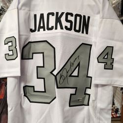 Raiders Bo Jackson Signed, Beckett-Certified Jersey-Can Be Framed 