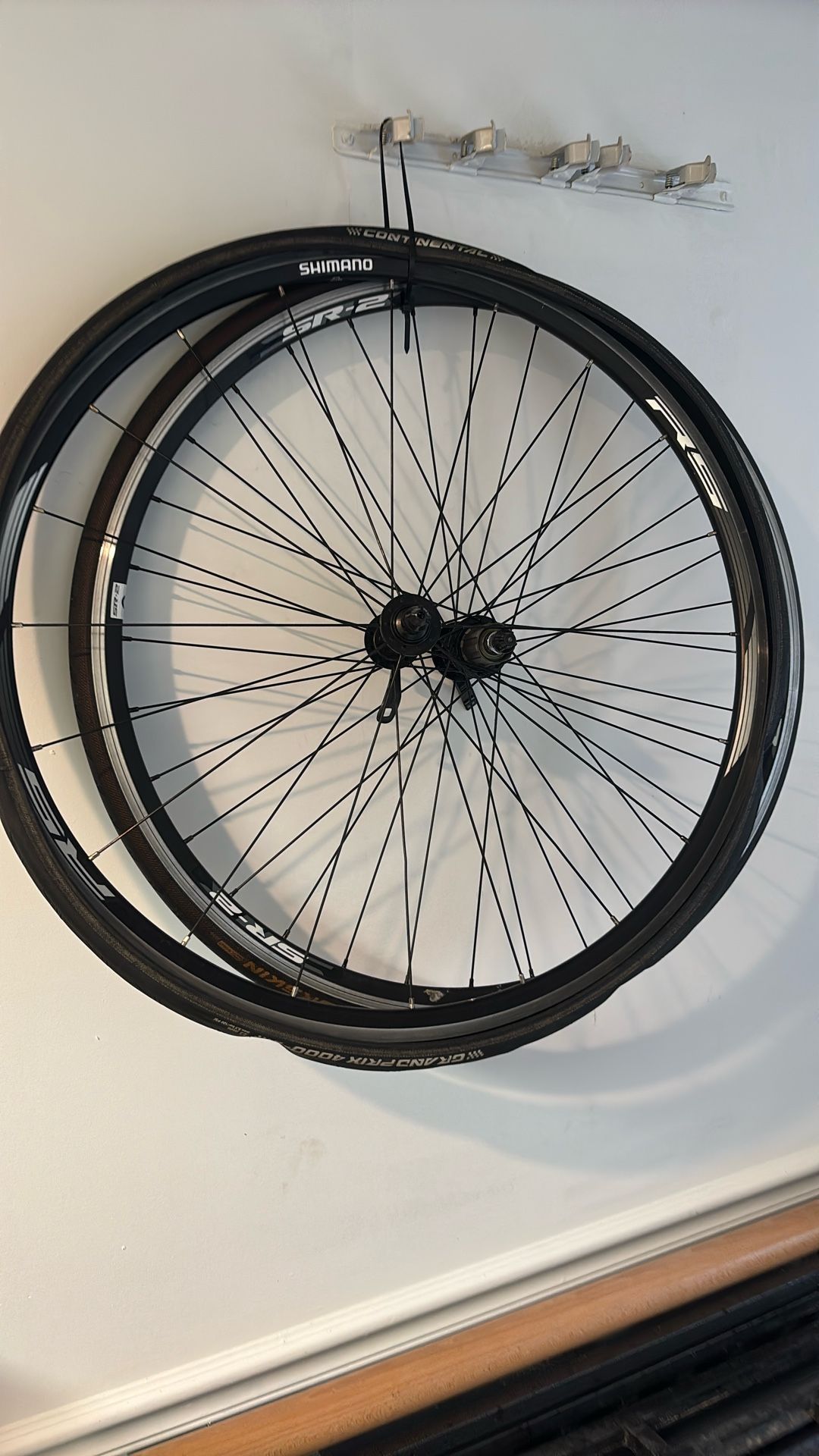 Shimano RS21 Road Bike Wheelset w/ Continental GP4000 Tires