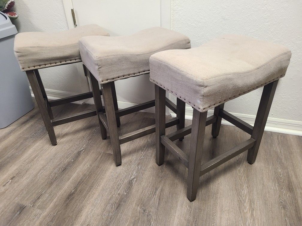 24in Bar Stool 