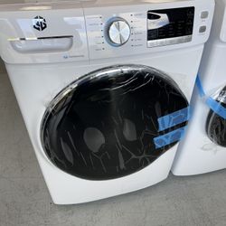 New 4.5 Cu.ft Front Load Washer 