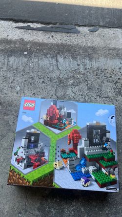 LEGO Minecraft the ruined portal set