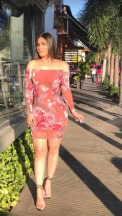 New Women's Dress Available In Size Small And Large
